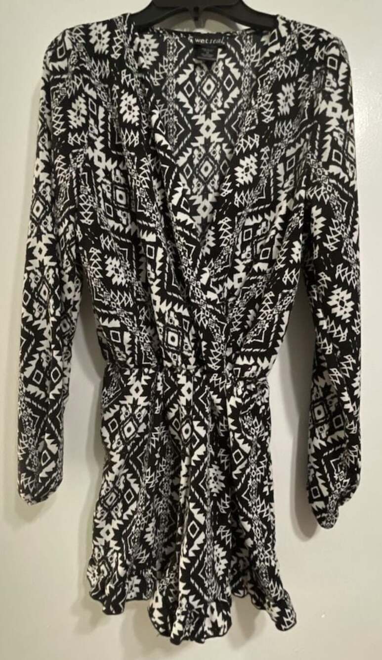 Wet Seal Y2K Mallcore USA made Geometric Tribal  Long Sleeve Ruffle Hem  Romper